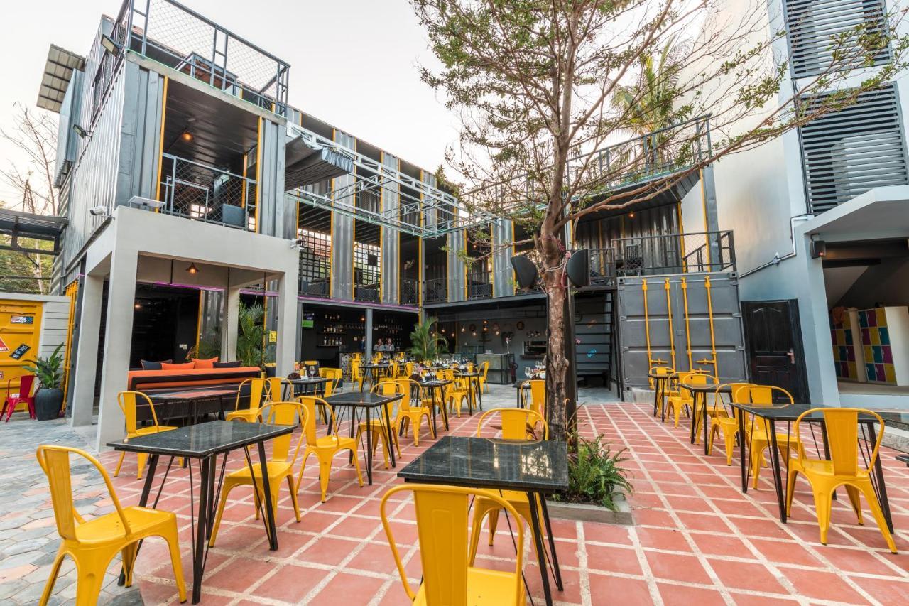 White Rabbit Hostel Сием Рип Экстерьер фото