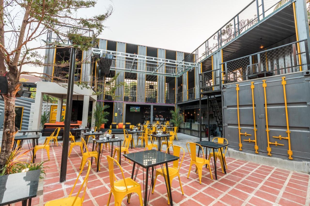 White Rabbit Hostel Сием Рип Экстерьер фото