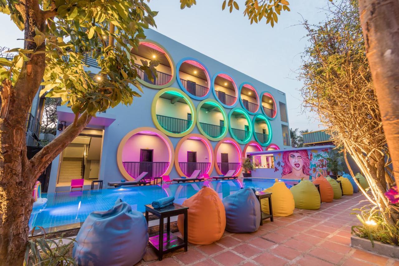 White Rabbit Hostel Сием Рип Экстерьер фото