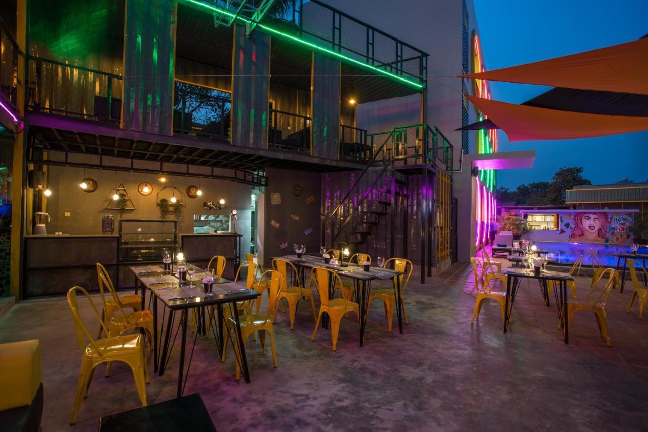 White Rabbit Hostel Сием Рип Экстерьер фото