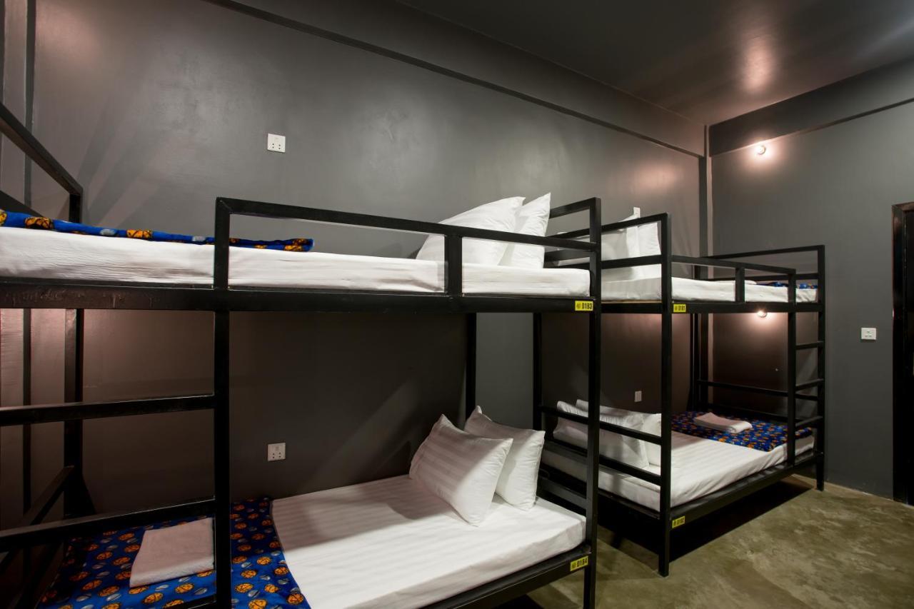 White Rabbit Hostel Сием Рип Экстерьер фото